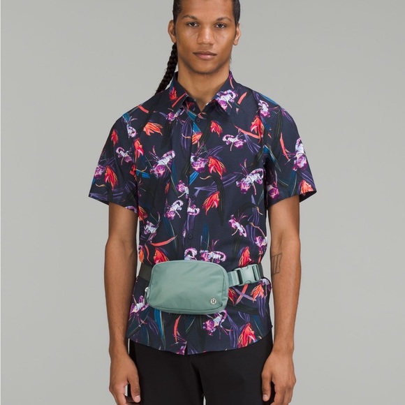 NWT Lululemon Belt Bag - Picture 5 of 7